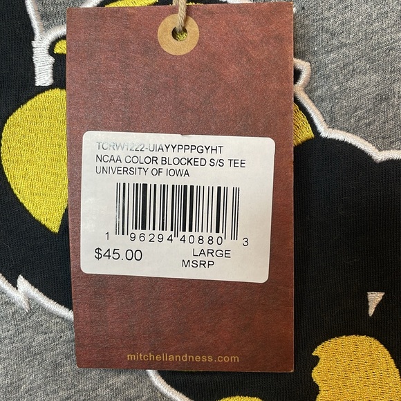 NWT Mitchell & Ness Womens University of Iowa Football Mascot Tee Top SIZE LARGE - Picture 3 of 6